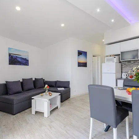 Darka 3 Apartamento Sumartin