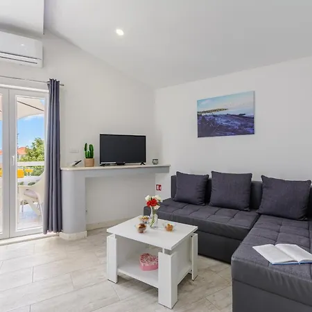 Darka 3 Apartamento