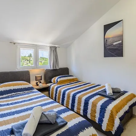 Apartamento Darka 3 *